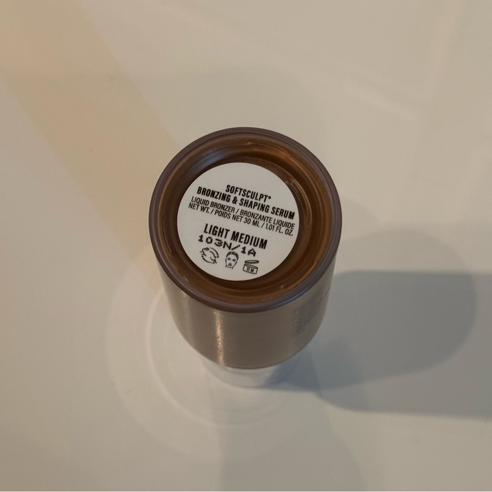 Makeup By Mario Liquid Bronzer - Picture 3 of 3
